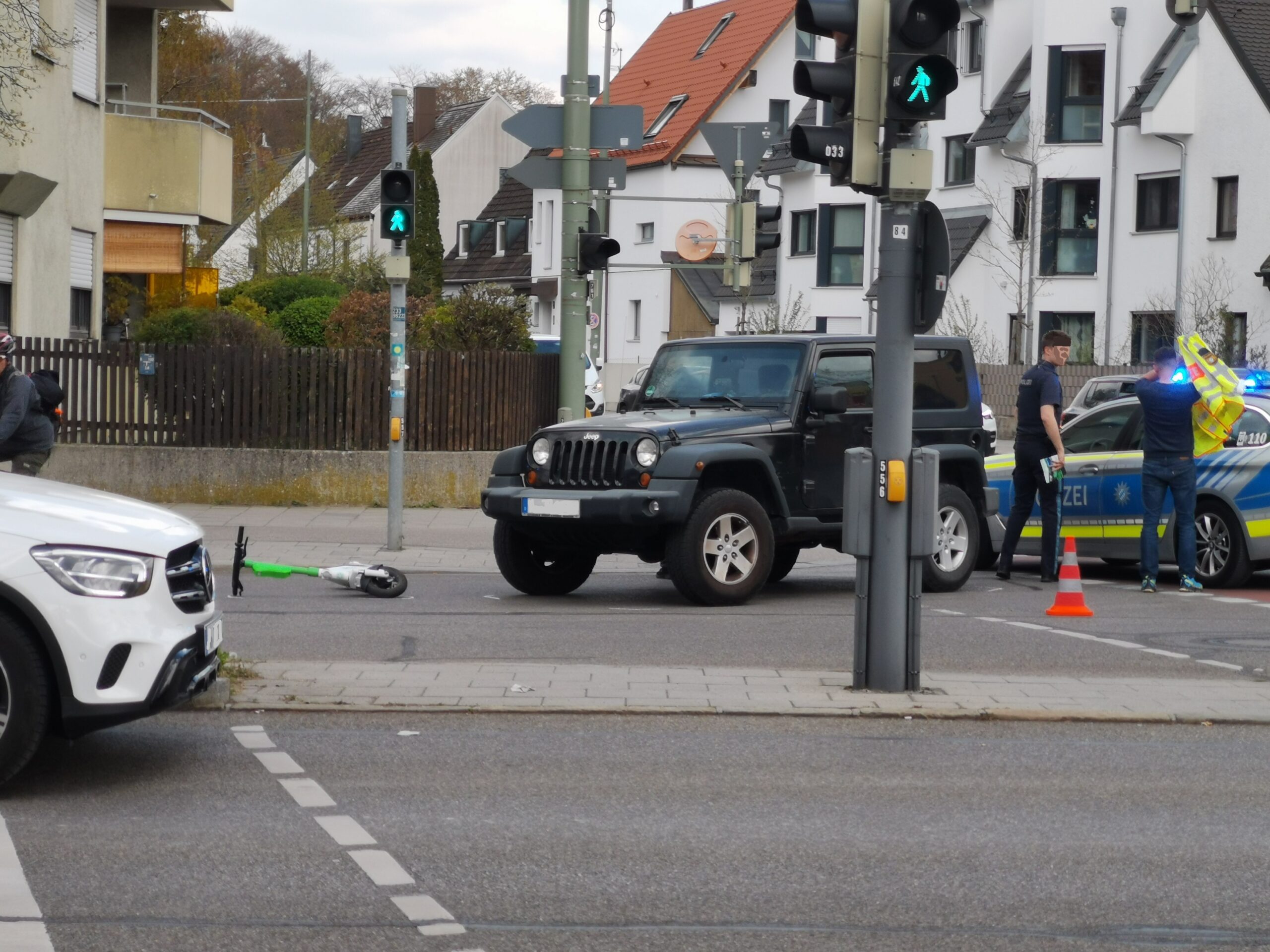 Trottinette électrique accidentée après une collision avec un SUV